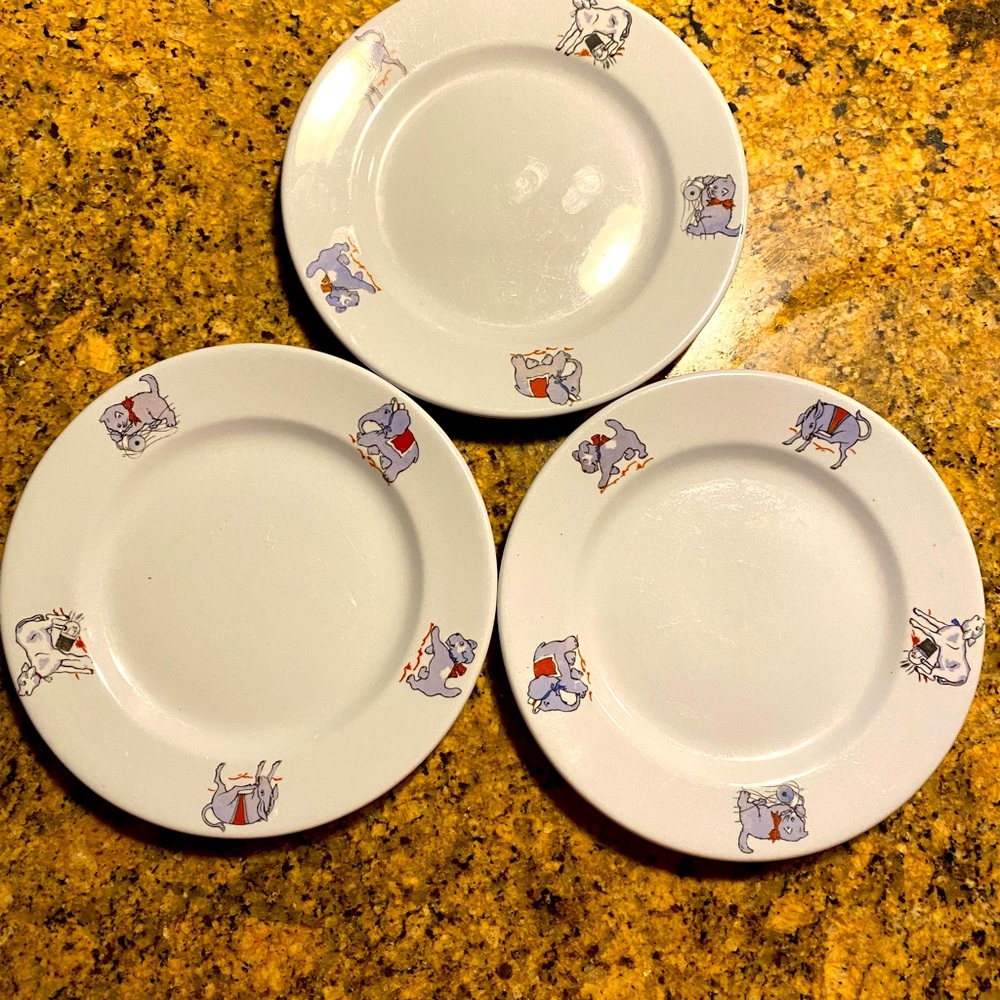 Childrens Vintage darling playful animal theme nursery plates.